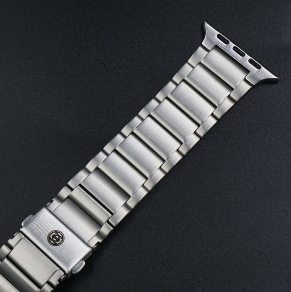 Apple Watch Ultra 一體式錶帶 - 鈦金屬錶帶 - 銀鈦色 Ultra 版本 Apple Watch,Titanium,Apple Watch Strap,Ultra