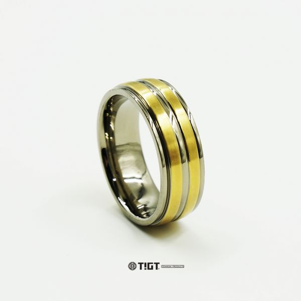 TIGT - 純鈦戒指 - 8mm寬 - 一只裝 - 銀色間金鍍層 