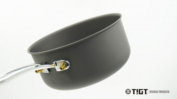TIGT-鈦平小鍋 + 鈦鍋蓋 -185mm直徑 ( 99% 鈦金屬一體成型製成，表面微弧處理 ) 質輕、純鈦、一體成形、健康無毒、耐用