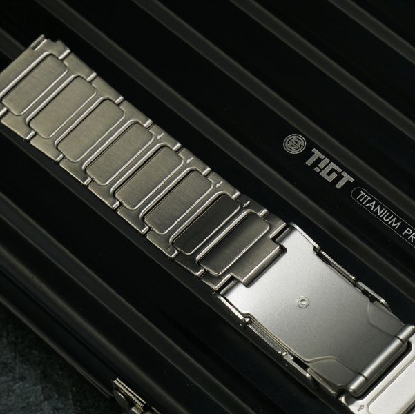 22mm寬度多用途鈦錶帶 - 鈦金屬錶帶 + 插銷式連結 Apple Watch,勞力士,鈦金屬,錶帶,LVMH,Garmin,Iphone15,BMW,MG,IMAX,GQ,犀牛盾