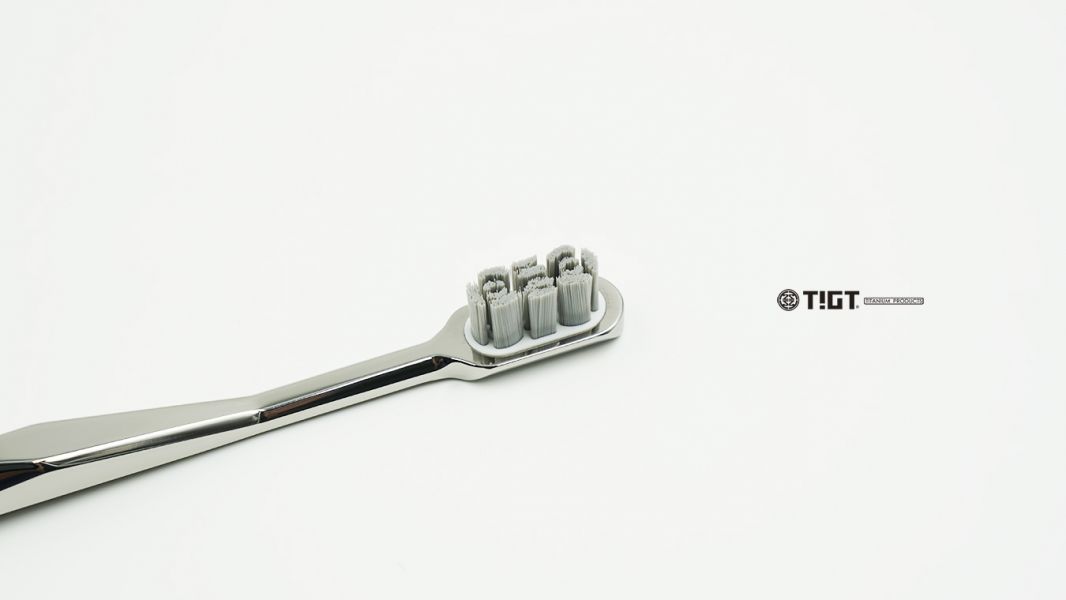 TIGT - 鈦鈵刷-鈦製一體成型手柄+可更換刷頭系統 鈦金屬,牙刷,口腔健康,刷牙,旅行,金屬,設計,創意