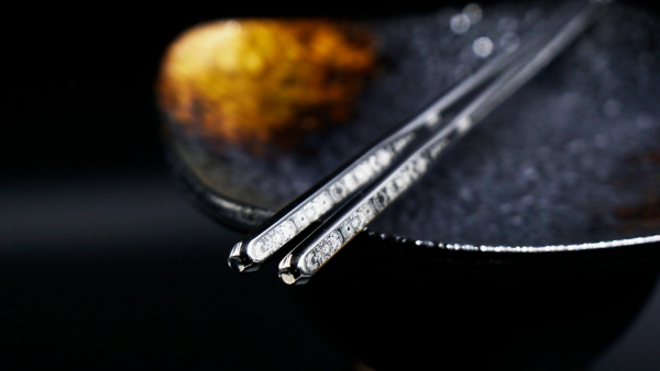 TIGT - 鈦天箸 - 匠人手拋亮光銀 - 布套版本一雙裝 ( 附贈布質筷套一只 ) 限塑 鈦金屬 環保 一體成型