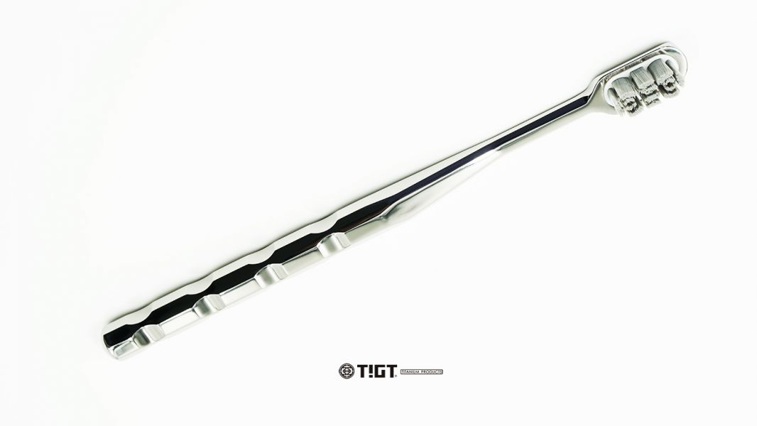 TIGT - 鈦鈵刷-鈦製一體成型手柄+可更換刷頭系統 鈦金屬,牙刷,口腔健康,刷牙,旅行,金屬,設計,創意