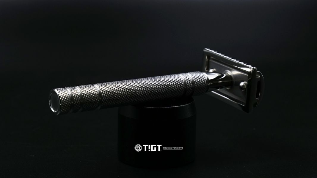 TIGT - 鈦金屬傳統刮鬍刀套組 - 三件式可分離拆洗，預購加贈精裝鐵盒與鋁合金刀座 刮鬍刀,父親節,生日禮物,設計風格,鈦金屬,男士精品