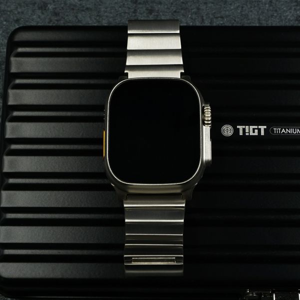 Apple Watch Ultra 多用途鈦錶帶 - 鈦金屬錶帶 + 扣件式連結 Apple Watch,勞力士,鈦金屬,錶帶,LVMH,Garmin,Iphone15,BMW,MG,IMAX,GQ,犀牛盾