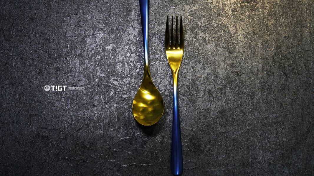 TIGT 純鈦製西式湯叉套組-藍金漸層-內附湯叉各一支，多合一布套一只 ( 花色恕不挑選 ) 藍金漸層,全色階,TIGT,鈦金屬,湯匙,叉子,餐具,純鈦,無毒