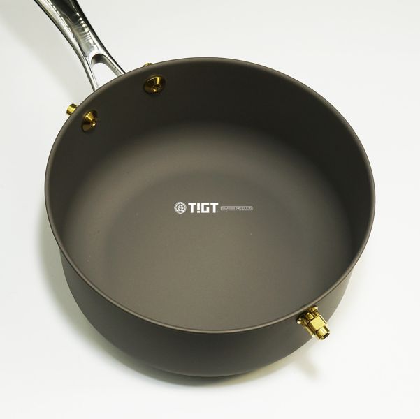 TIGT-鈦平小鍋 + 鈦鍋蓋 -185mm直徑 ( 99% 鈦金屬一體成型製成，表面微弧處理 ) 質輕、純鈦、一體成形、健康無毒、耐用