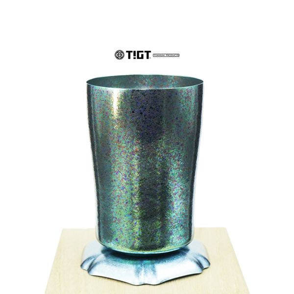<預購>TIGT - 鎏金杯 300ml - 綠藍色 ( 99% 鈦金屬打造，雙層真空斷冷熱結構 ) LVMH,保時捷,日本,JAPAN,設計,鈦金屬,露營,GQ,Snowpeak,BMW,101大樓,鼎泰豐,天本
