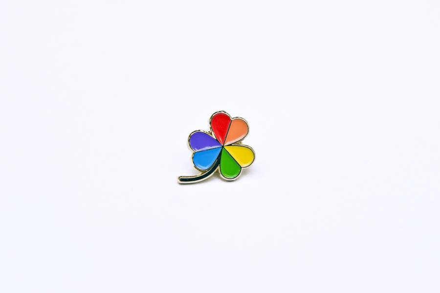 Lucky clover pin 彩虹商品,徽章,幸運草,彩虹小物