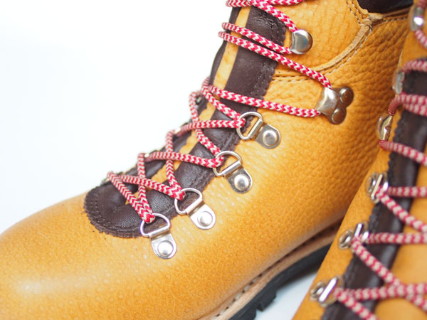 ASPEN Hiking Boots made with Waterproof Leather / YELLOW 