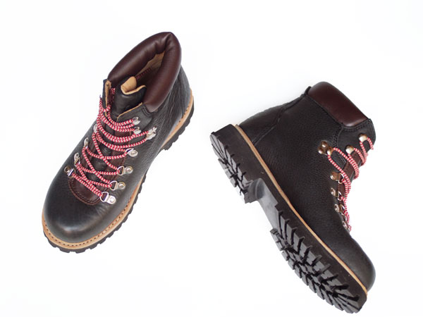 ASPEN Hiking Boots made with Waterproof Leather / BLACK 