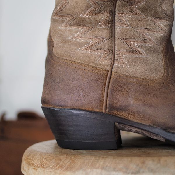 #1250 Cowboy Heel w/ Washers 