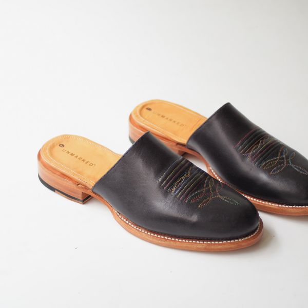 Unmarked Nahua Mule Leather Sandals unmarked,unmarked 台灣,unmarked 拖鞋, unmarked 
dr sole 拖鞋,刺繡拖鞋,皮拖鞋,穿搭 拖鞋