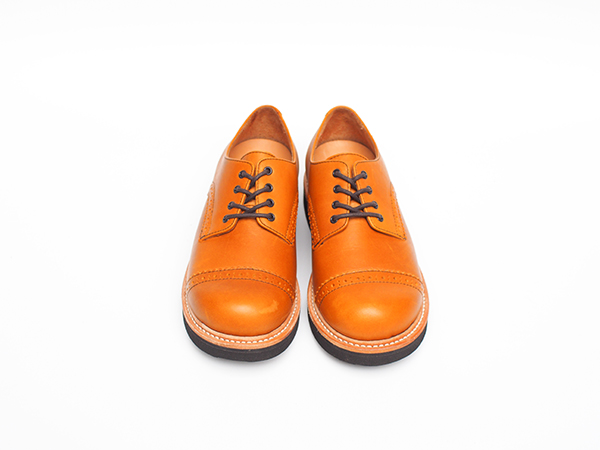 ABBEY British Derby Shoes (Brogues, not Oxfords) / CARAMEL 