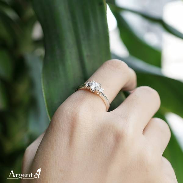 「閃耀(大鑽/小鑽)」造型白鑽鑲嵌純銀戒指|戒指推薦(單只價) 求婚戒指