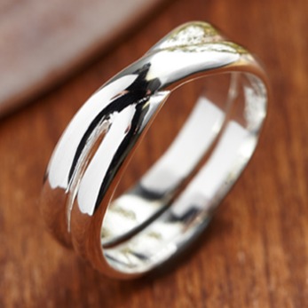 「相擁(男/女)」造型純銀戒指|925銀飾戒指推薦(單只價) 戒指推薦