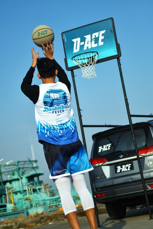 D-ACE BASKETBALL FEVER雙面球衣(極光藍) Jersey、衣服、球衣、籃球衣、雙面穿球衣、服飾、穿搭、潮流、籃球、迪艾斯、設計、台灣