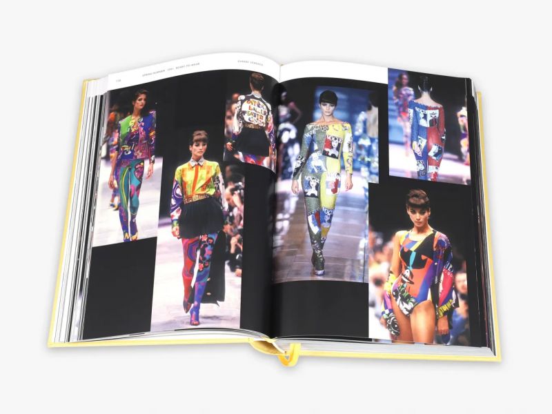 Versace Catwalk The Complete Collections (凡賽斯時裝秀全紀實) 