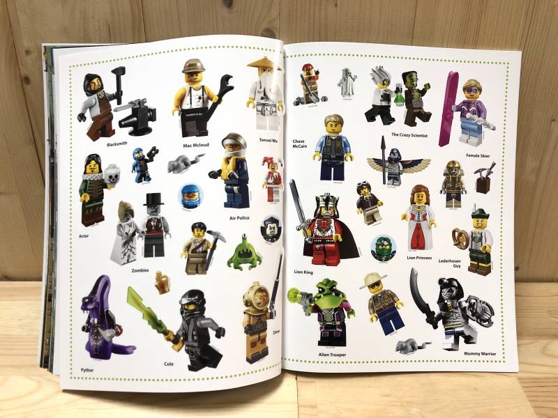 DK LEGO Amazing Minifigure Ultimate Sticker Collection(樂高人偶貼紙書) 