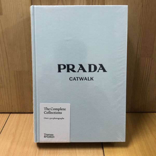 (骨折)Prada Catwalk The Complete Fashion Collections(Prada普拉達時裝秀全紀實) 