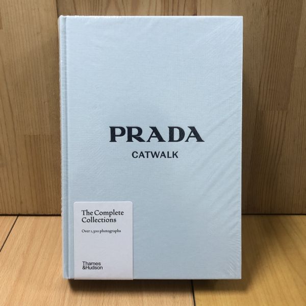 (骨折)Prada Catwalk The Complete Fashion Collections(Prada普拉達時裝秀全紀實) 